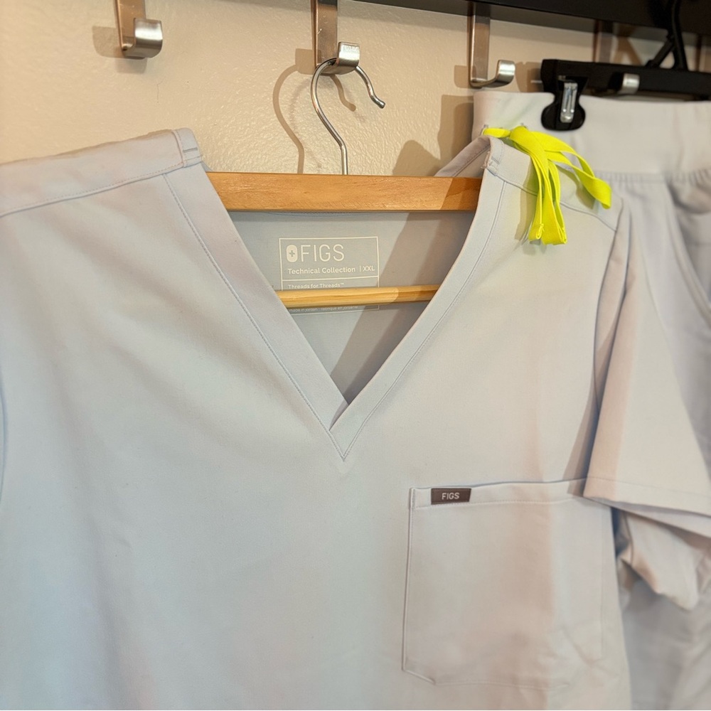 Figs Light Blue Scrub Set with Neon Accents, Technical Collection XXL - Picture 4 of 12